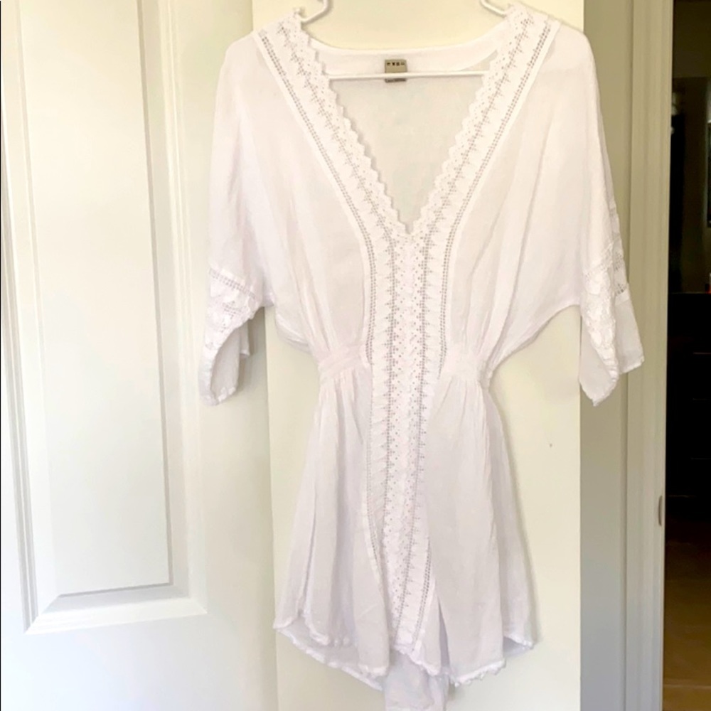 White beach 🏖 cover up